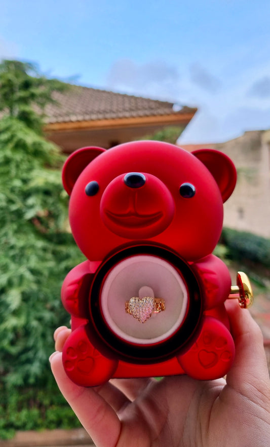 Orsetto con Anello Cuore in Zirconi – Il Regalo Perfetto per Lei ❤️